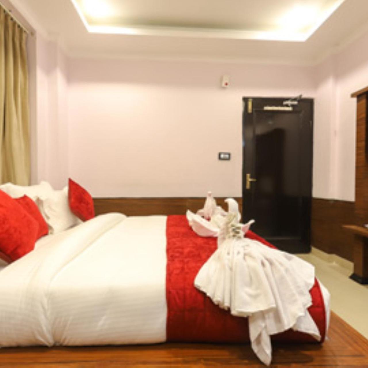 Hotel Holiday Hill, Near Mall Road, Mcleodganj# Parking#Restaurant Dharamshala Exterior foto
