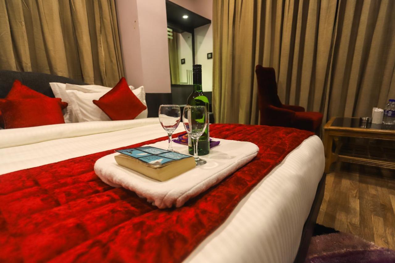 Hotel Holiday Hill, Near Mall Road, Mcleodganj# Parking#Restaurant Dharamshala Exterior foto